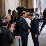 Emmanuel Macron veille au « recasage » de ses fidèles