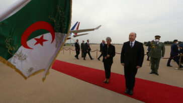 En Algérie, Élisabeth Borne veut donner une "impulsion nouvelle" au rapprochement franco-algérien