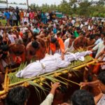 En Inde, un "divin" crocodile "végétarien" a droit à des funérailles religieuses