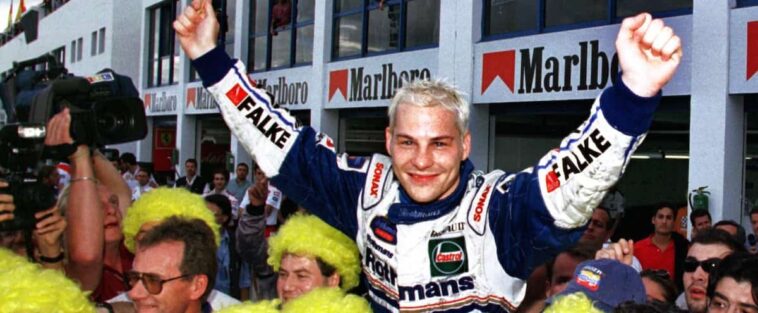 Il y a 25 ans, la gloire pour Villeneuve, la honte pour Schumacher