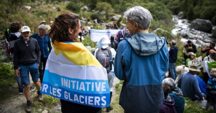 L'UDC s'oppose au contre-projet à l'initiative pour les glaciers - rts.ch