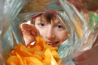 La publicité adressée aux enfants pour les aliments non sains bientôt interdite?