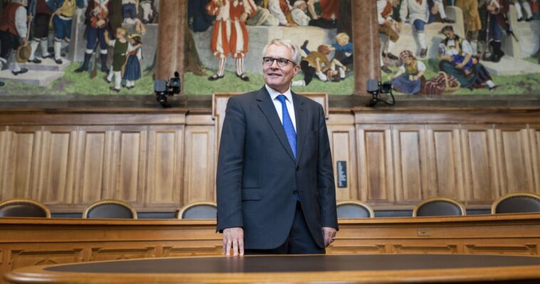 Le président du Conseil des Etats Thomas Hefti ne sera pas candidat en 2023 - rts.ch