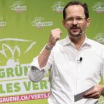 Les Verts songent à présenter une candidature pour remplacer Ueli Maurer - rts.ch