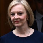 Liz Truss reconnait avoir mal "préparé le terrain" pour ses baisses d'impôts massives