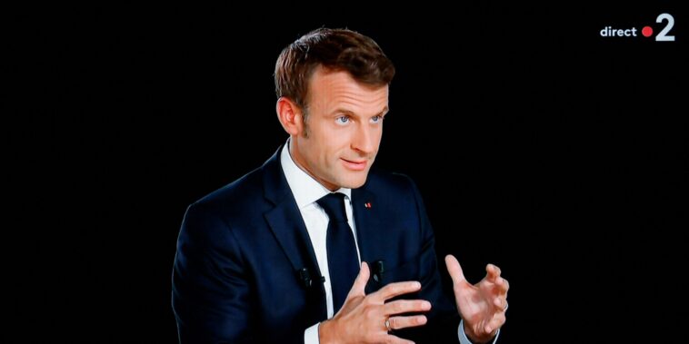 Macron dénonce «le cynisme et le désordre» de la gauche «main dans la main» avec le RN