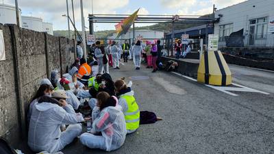 Manifestation devant le dépôt Total de Wandre: “Ils nous ont fait perdre près de 40 ans d'action climatique”