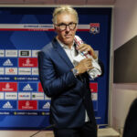 Nouvel entraîneur de l'OL, Laurent Blanc se lance dans une «course contre la montre»