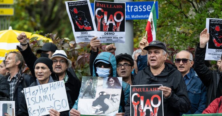 Nouvelles manifestations de solidarité avec l'Iran en Suisse - rts.ch