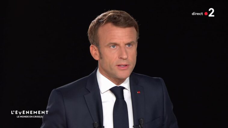 Pour Macron, l'Ukraine et la Russie devront "revenir autour de la table" des négociations