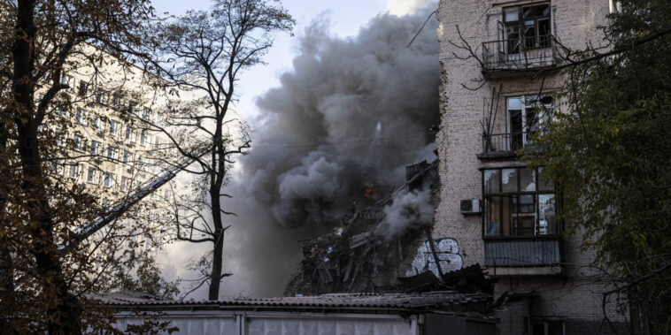 Un avion militaire russe s'écrase dans un quartier habité de Ieïsk, proche de l'Ukraine