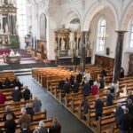 Un nombre record de fidèles ont quitté l'Eglise catholique en 2021 - rts.ch