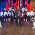 Un présentateur azerbaïdjanais fait chanter une chanson anti-Macron à des enfants à la télévision