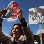 Une centaine de personnes au Mont des Arts appellent à accroître la pression sur l'Iran