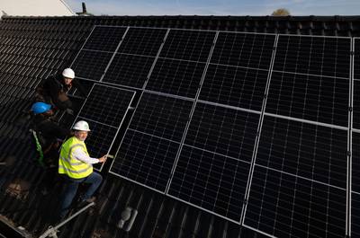 Une entreprise belge installe gratuitement des panneaux solaires: déjà 6.000 bénéficiaires