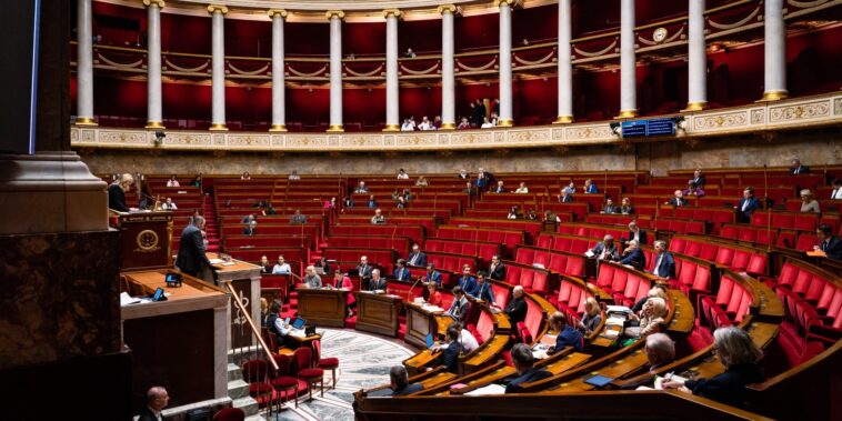 comment le RN a pris au piège les LR en votant avec la Nupes