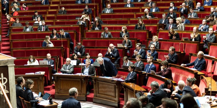 l'Assemblée nationale vote un crédit d'impôt pour tous les résidents