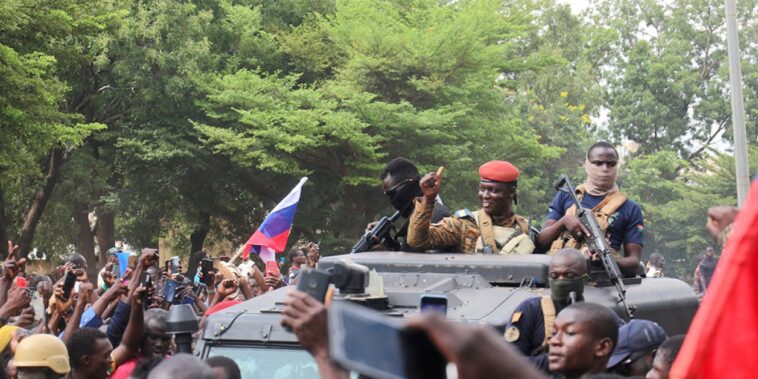 le capitaine Ibrahim Traoré officiellement désigné président – Jeune Afrique