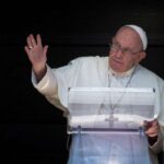 le pape François « supplie » Vladimir Poutine d’arrêter « la spirale de violence et de mort »