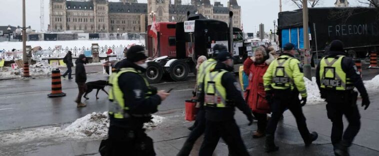 «Convoi de la liberté»: des fuites policières bénéficiaient aux manifestants