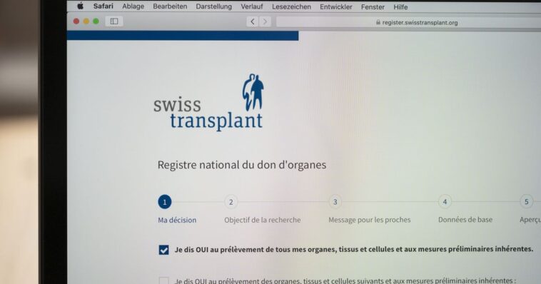 Des spécialistes de la santé veulent sauver les données du registre de Swisstransplant - rts.ch