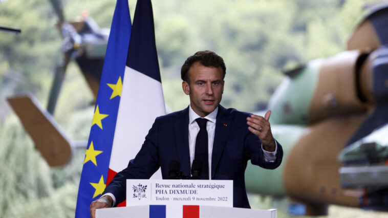 Emmanuel Macron affiche les objectifs stratégiques de la France