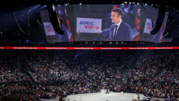 Emmanuel Macron affirme qu'il n'est pas au "cœur de l'enquête"