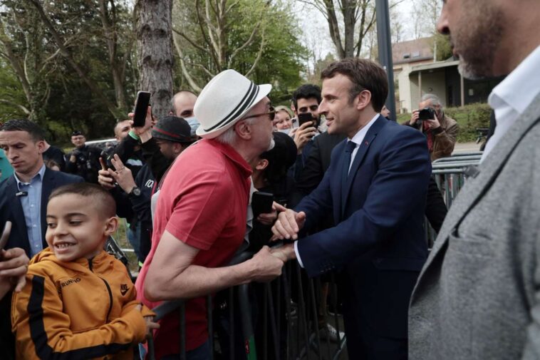 Emmanuel Macron appelle à une décision « scientifique », « pas politique »