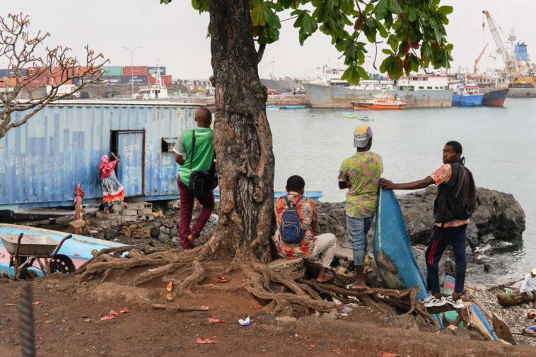 Entre les Comores et Mayotte, le lagon des migrants disparus