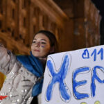 Guerre en Ukraine, en direct : Emmanuel Macron « salue le retour de Kherson à l’Ukraine ; « aujourd’hui est un jour historique », se félicite Volodymyr Zelensky
