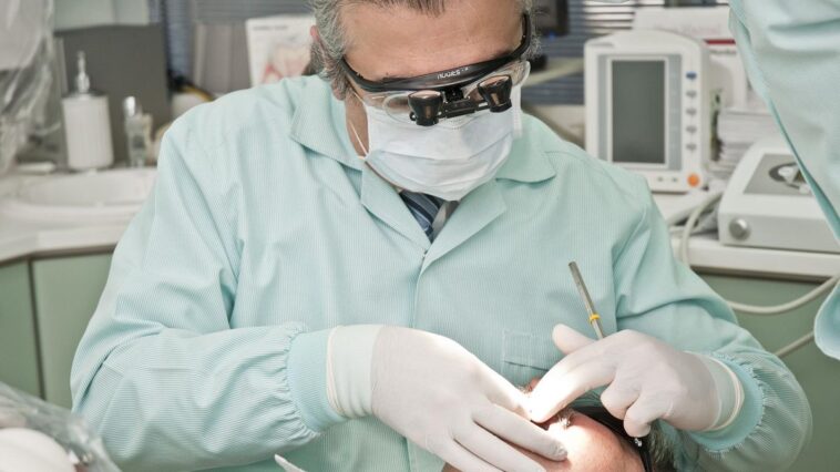 Initiative à Genève: Un chèque de 300 francs pour aller chez le dentiste