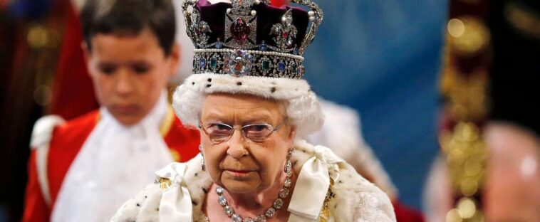 La reine Elizabeth II ne serait pas morte de vieillesse, selon une nouvelle biographie