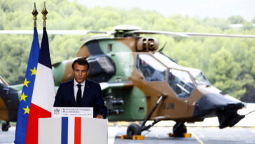 La stratégie militaire en Afrique "finalisée d'ici six mois", annonce Emmanuel Macron à Toulon