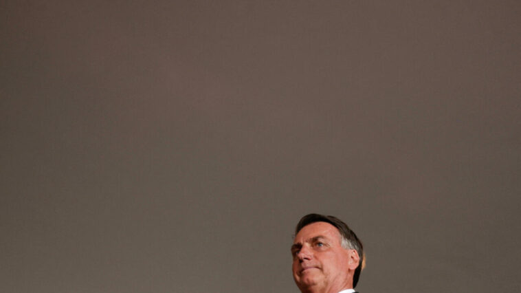 L'autorité électorale du Brésil inflige une amende au parti de Bolsonaro, accusé de "mauvaise foi"