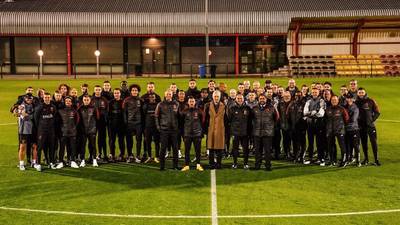 Le Roi Philippe a rendu visite aux Diables Rouges avant leur départ