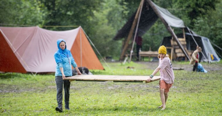 Les camps de vacances favorisent l'altruisme des enfants - rts.ch