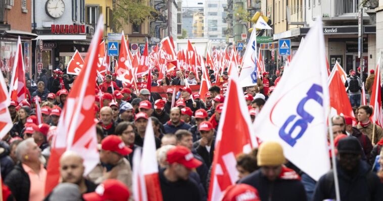 Les ouvriers du bâtiment alémaniques manifestent à leur tour - rts.ch