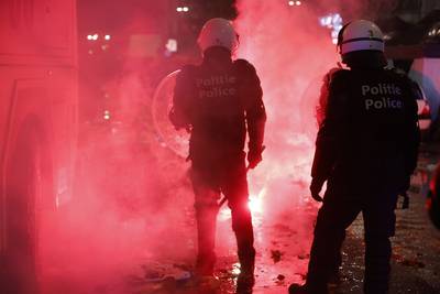 Les syndicats de police ciblent le gouvernement bruxellois après les émeutes: “Il est grand temps que la tolérance zéro soit appliquée”