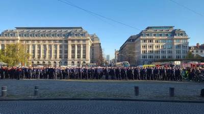 L’impressionnant hommage des policiers à leur collègue Thomas Montjoie, poignardé jeudi à Schaerbeek