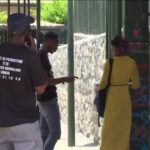 Mayotte : la violence monte d'un cran avec l'attaque d'un bus scolaire