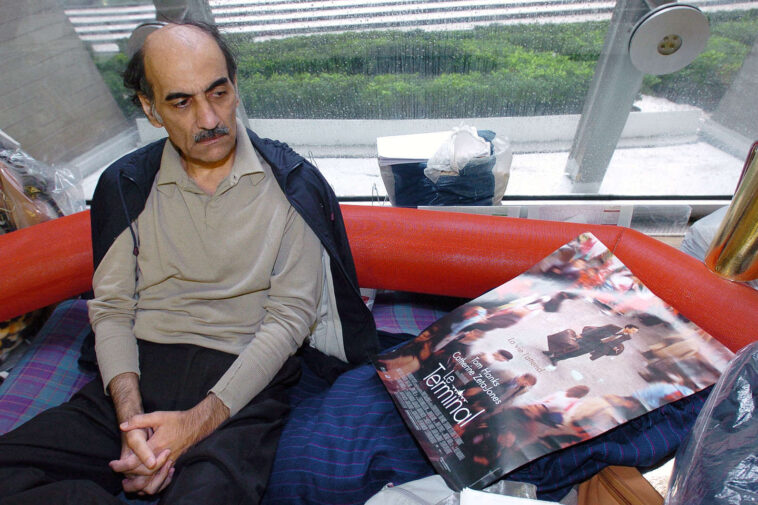 Mehran Karimi Nasseri, le réfugié de Roissy qui a inspiré « Le Terminal » de Steven Spielberg, est mort dans l’aéroport