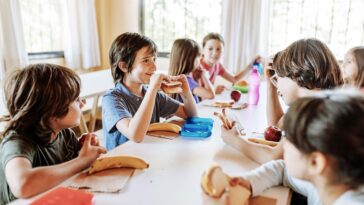 Parascolaire sous l’eau, la sécurité des enfants inquiète à Genève