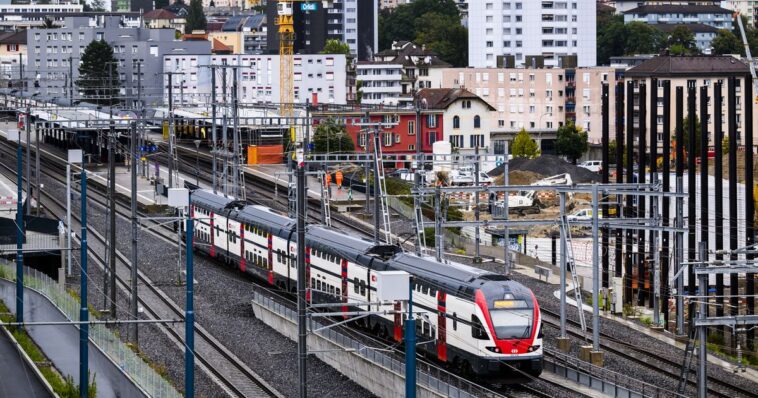 Podcast - Les trains suisses sont-ils vraiment toujours à l'heure ? - rts.ch
