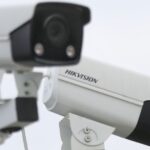 Pourquoi les caméras de surveillance chinoises sont bannies des sites sensibles au Royaume-Uni