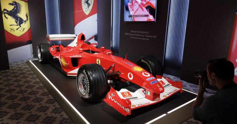 Une Ferrari de F1 de Michael Schumacher vendue pour un montant record - rts.ch