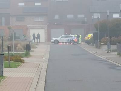 Une école secondaire de Wetteren évacuée après une alerte à la bombe, le domicile d’un professeur également visé