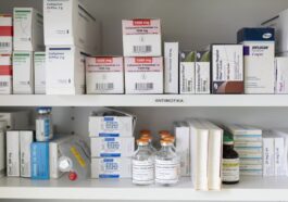 Vingt médicaments responsables d'un cinquième des coûts en Suisse - rts.ch