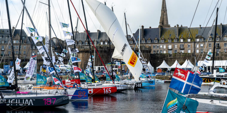 comment les navigateurs s’occupent en attendant le départ de la course ?