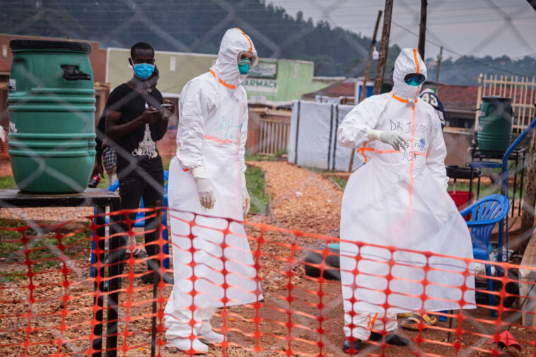 en Ouganda, les survivants d’Ebola entre deuil et angoisse