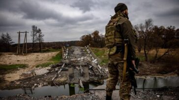 l'Ukraine reste sur ses gardes après l'annonce du retrait russe de Kherson